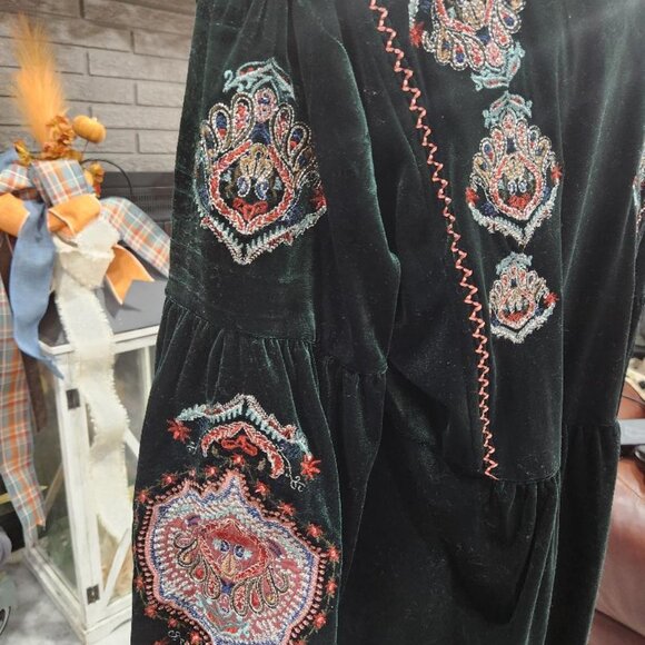 Chelsea & Theodore Velvet Embroidered Dress with Tassels Sz XL - Picture 11 of 12